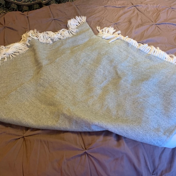 💜giant wrap around shawl💜 - Picture 3 of 4